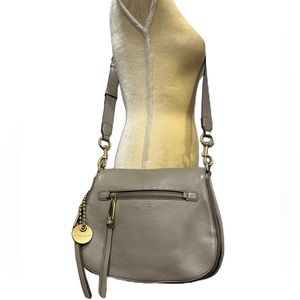 ★ EUC Marc Jacobs Recruit Nomad Saddle Pebble Leather Tan Gold Crossbody Bag